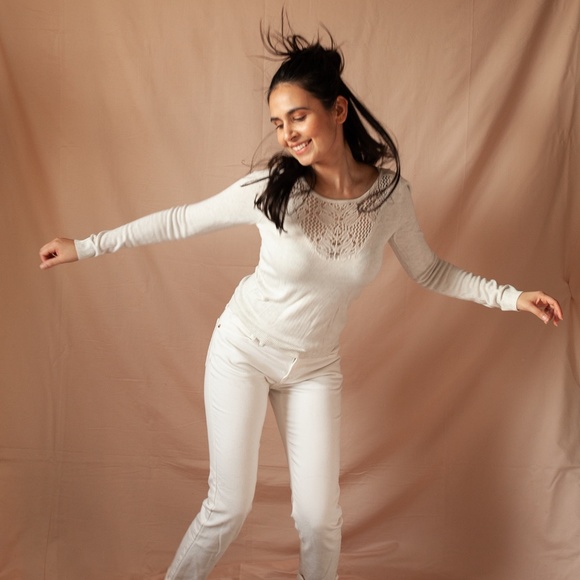 Crochet Neckline light weight Sweater - Picture 1 of 2